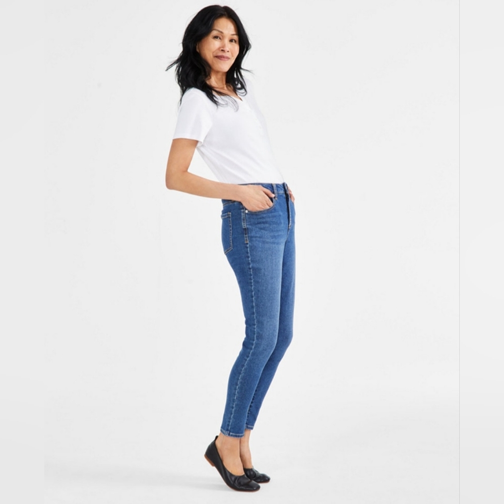STYLE & CO WOMEN'S SUPER SKINNY JEANS SIZE 8 SHORT